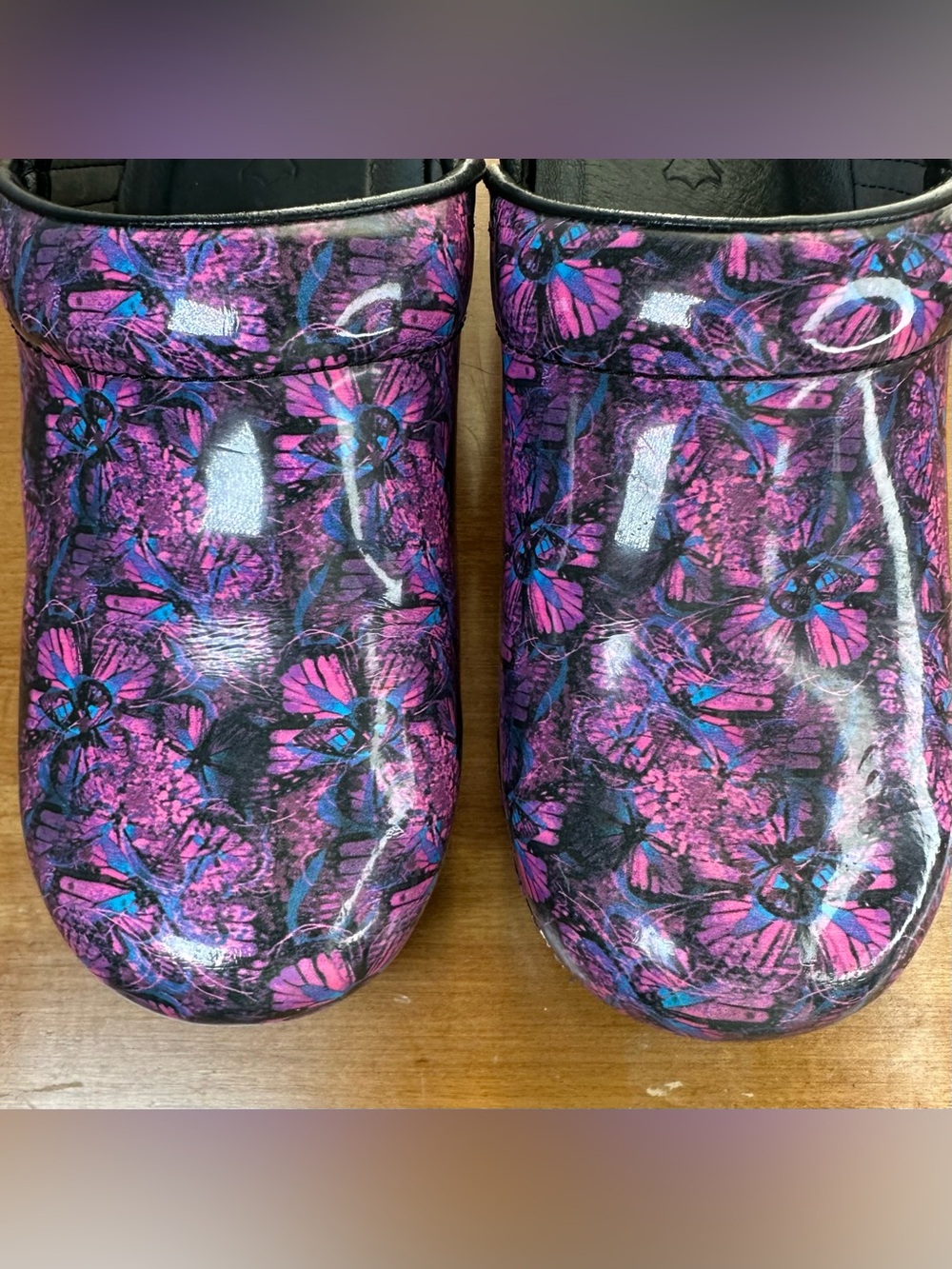 Dansko Professional XP Clogs Butterfly/Floral Patent Leather Size 38 (US 8) - Picture 3 of 12